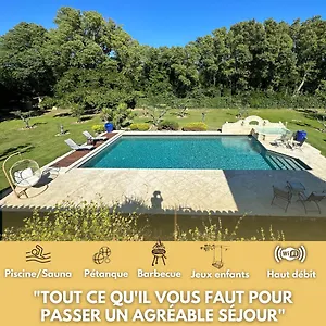 Belle Provencale Dans Un Parc Paysage Avec Piscine Et Sauna Grans